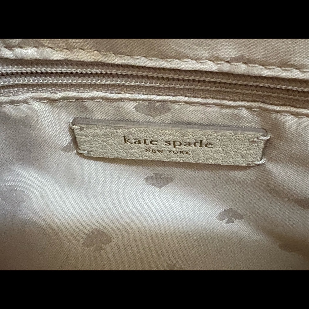 Kate Spade Run Around Large Flap Crossbody with Bonus Shoulder Stap. - Picture 8 of 12